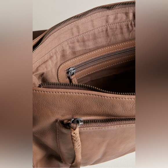 NWT We The Free Dixon Crossbody Desert Taupe Leather - Picture 4 of 16
